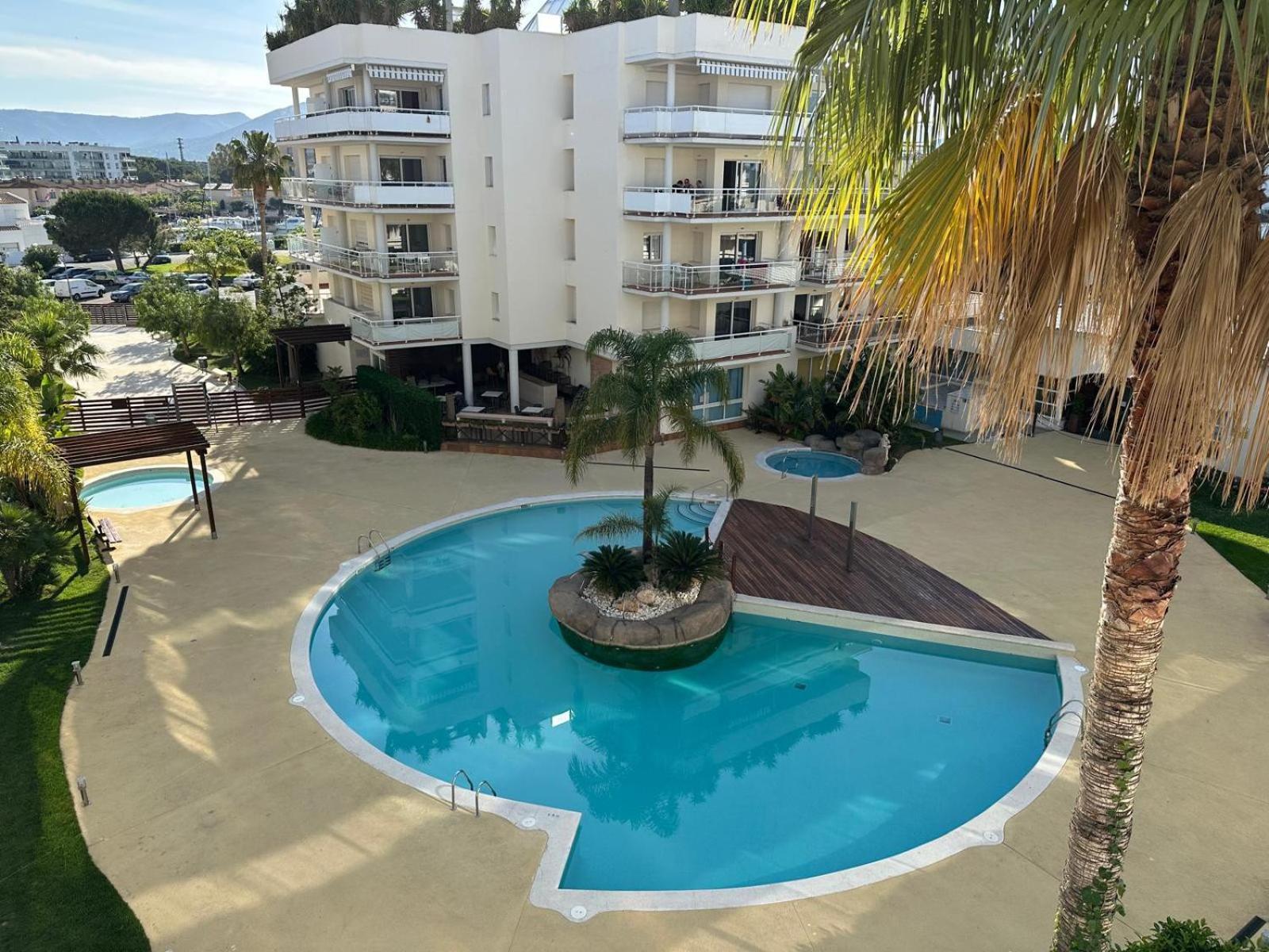 Апартаменты Bonito Piso En Roses Con Piscina Y Parking Av-66 Экстерьер фото